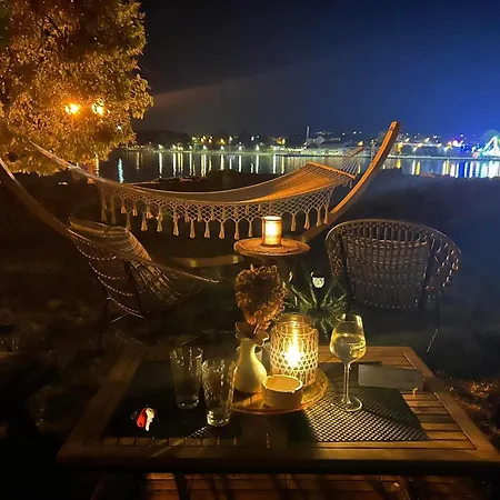 Exclusive Seafront Bacchus ポレッチ