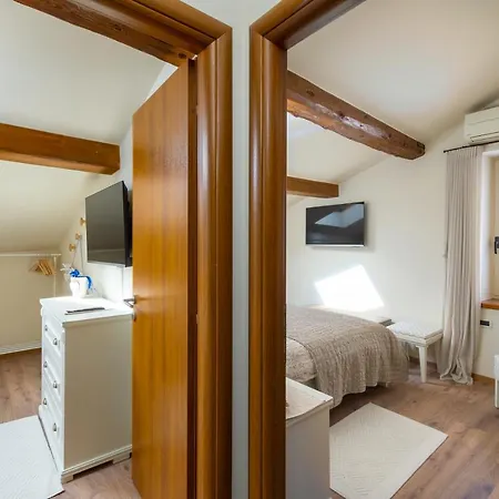 Exclusive Seafront Bacchus Apartman