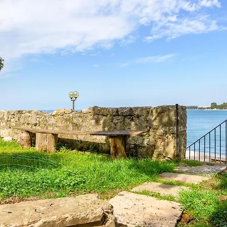 Exclusive Seafront Bacchus * ポレッチ