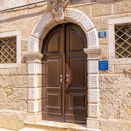 Exclusive Seafront Bacchus 公寓 *