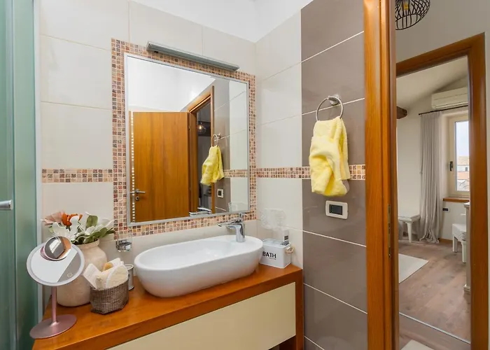 Exclusive Seafront Bacchus * 波雷奇