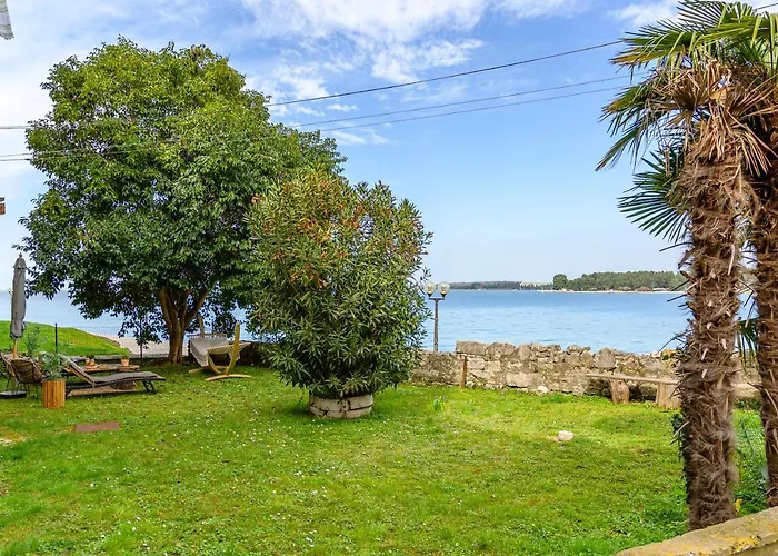 Exclusive Seafront Bacchus * 波雷奇