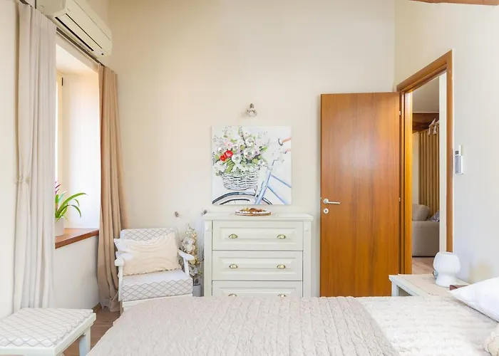 Exclusive Seafront Bacchus Apartman