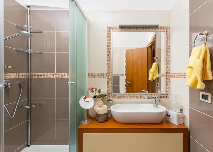 Exclusive Seafront Bacchus Apartman *