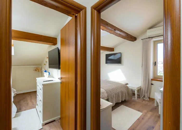 Exclusive Seafront Bacchus Apartman