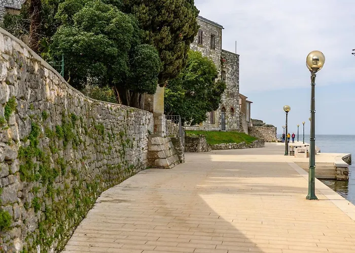 Exclusive Seafront Bacchus Apartman *