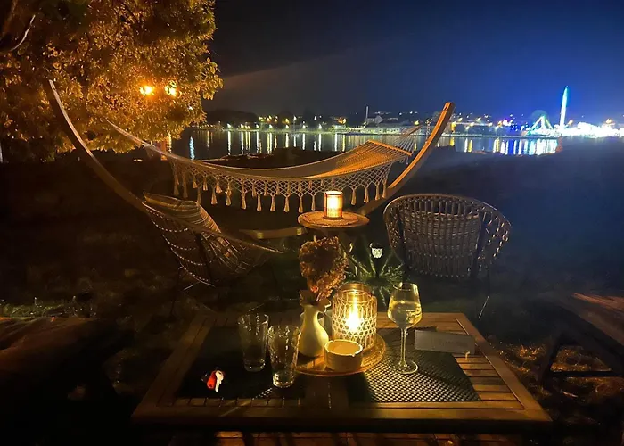 Exclusive Seafront Bacchus 波雷奇