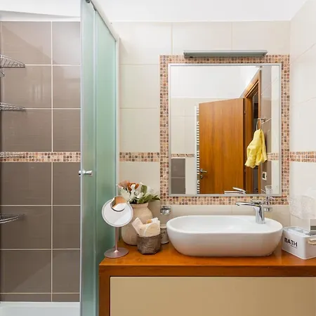 Exclusive Seafront Bacchus Apartment *